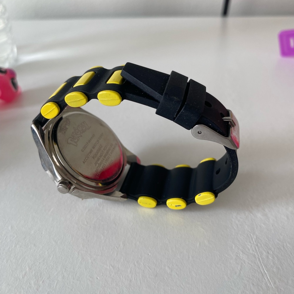 Pikachu Watch - Picture 2 of 2